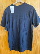 Load image into Gallery viewer, Size M Nike Men's Short Sleeve Shirt
