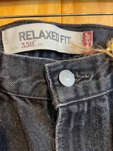Load image into Gallery viewer, Size 33 Levi's Men's Jeans
