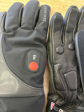 Load image into Gallery viewer, Sealskinz Gloves
