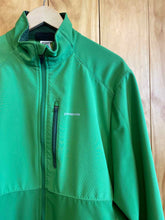 Load image into Gallery viewer, Size Large Patagonia Men&#39;s Light Jacket
