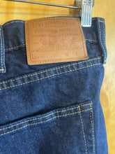 Load image into Gallery viewer, Size 46 Levi's Men's Jeans
