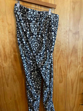 Load image into Gallery viewer, Size Large Columbia Black Women's Leggings

