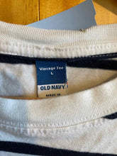 Load image into Gallery viewer, Size Large Old Navy B&amp;W Women's Short Sleeve Shirt
