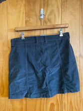 Load image into Gallery viewer, Size Medium Adventura Green Skirt
