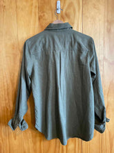 Load image into Gallery viewer, Size Medium REI Olive Women's Flannel
