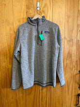 Load image into Gallery viewer, Size Medium Patagonia Men&#39;s Sweater &amp; Sweatshirt
