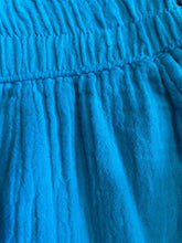 Load image into Gallery viewer, Size Large St. John Bay Teal Women's Shorts
