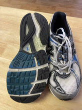 Load image into Gallery viewer, 9.5 New Balance Men's Shoes
