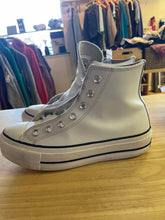 Load image into Gallery viewer, Shoe Size 6.5 Converse White Women&#39;s  Casual Shoes
