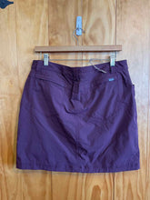 Load image into Gallery viewer, Eddie Bauer Purple Skirt
