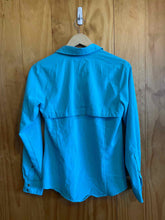 Load image into Gallery viewer, Size S Gander Mountain Blue Women&#39;s Long Sleeve Shirt
