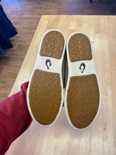 Load image into Gallery viewer, Women&#39;s Shoe Size 8.5 OluKai Beige Casual Shoes

