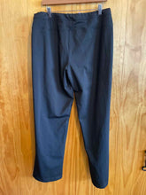 Load image into Gallery viewer, Size XL The North Face Black Women&#39;s Sweatpants
