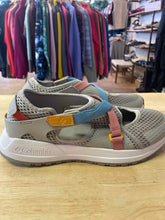 Load image into Gallery viewer, Women's Shoe Size 10 Columbia Taupe Water Shoes
