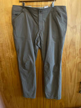 Load image into Gallery viewer, Size 42x30 Kuhl Men's Pants

