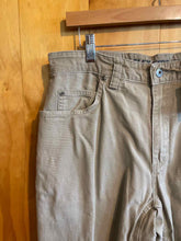 Load image into Gallery viewer, Size 32 Duluth Trading Men's Pants
