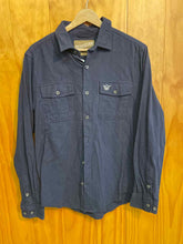 Load image into Gallery viewer, Size M MooseJaw Men's Long Sleeve Shirt
