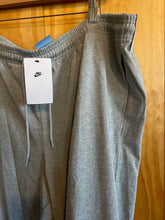 Load image into Gallery viewer, Size 3XL Nike Men&#39;s Pants
