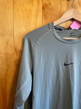 Load image into Gallery viewer, Size M Nike Men's Long Sleeve Shirt
