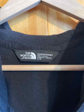 Load image into Gallery viewer, Size Large The North Face Black Women&#39;s Fleece Sweatshirt
