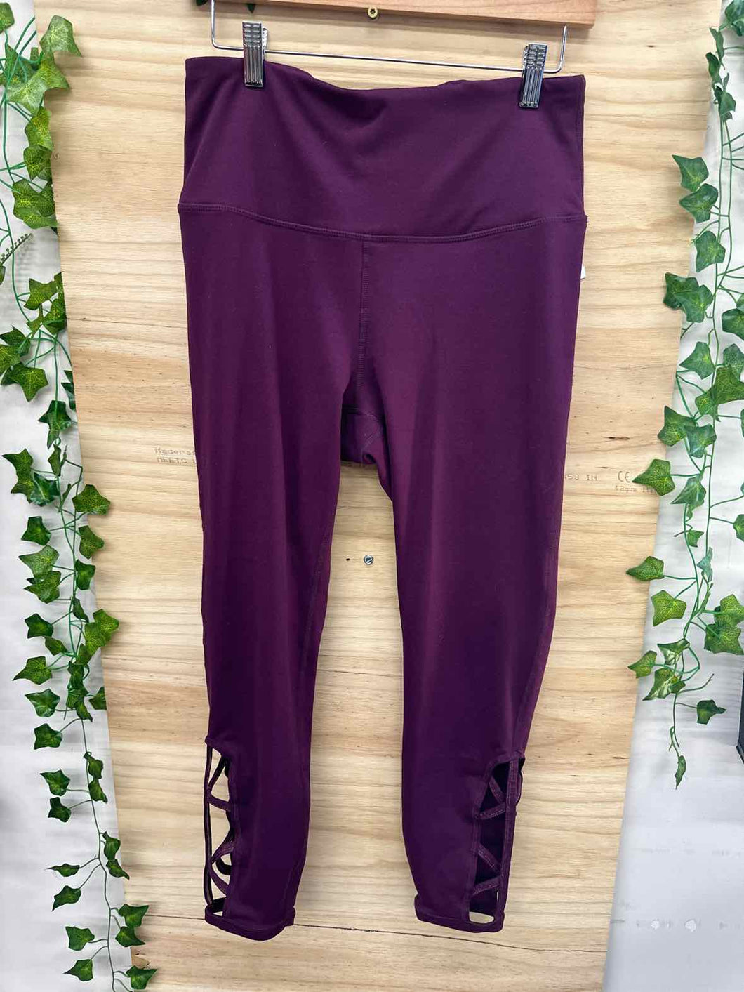 Size Large Gaiam Fuschia Women's Leggings