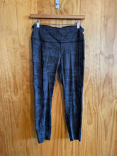 Load image into Gallery viewer, Size 10 Lululemon Black Women&#39;s Leggings
