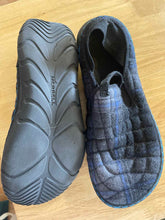 Load image into Gallery viewer, 8 Merrell Men&#39;s Slippers
