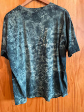 Load image into Gallery viewer, Size L Rainforest Cafe Men's Short Sleeve Shirt
