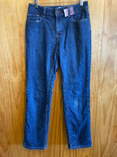 Load image into Gallery viewer, Size 6 L.L. Bean Blue Women's Jeans
