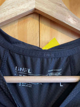 Load image into Gallery viewer, Size Large UNRL Men's Short Sleeve Shirt
