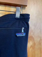Load image into Gallery viewer, Size M Patagonia Men&#39;s Thermal Underwear
