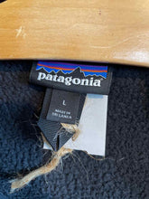 Load image into Gallery viewer, Size Large Patagonia Men's Vest
