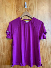 Load image into Gallery viewer, Size L REI Fuschia Women's Short Sleeve Shirt
