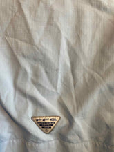 Load image into Gallery viewer, Size M Columbia Men's Long Sleeve Shirt
