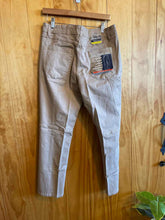 Load image into Gallery viewer, Size 32 Weatherproof Men&#39;s Pants
