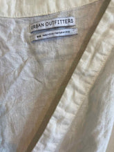 Load image into Gallery viewer, Size Medium Urban Outfitters White Women's Blouse
