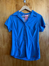 Load image into Gallery viewer, Size Medium The North Face Blue Women's Short Sleeve Shirt
