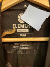 Load image into Gallery viewer, Size M Element Men&#39;s Short Sleeve Shirt
