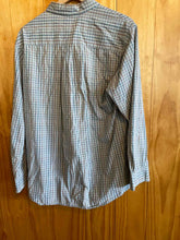 Load image into Gallery viewer, Size M Field Gear Men's Long Sleeve Shirt
