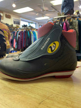 Load image into Gallery viewer, Salomon Cross Country Ski Boots
