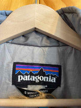 Load image into Gallery viewer, Women Size Small Patagonia Grey Women's Light Jacket
