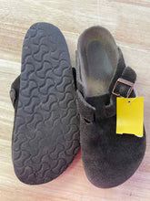 Load image into Gallery viewer, Unisex Shoe Size unknown Birkenstock Brown Sandals
