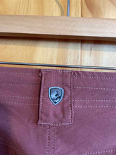 Load image into Gallery viewer, Size 14 Kuhl Burgundy Women&#39;s Capris
