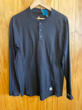 Load image into Gallery viewer, Size L Carhartt Men's Long Sleeve Shirt
