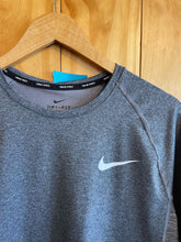 Load image into Gallery viewer, Size Large Nike Men's Short Sleeve Shirt
