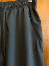 Load image into Gallery viewer, Size Medium Legend Green Women's Hiking Pants
