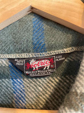 Load image into Gallery viewer, Size XL Woolrich Men's Jacket
