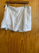 Load image into Gallery viewer, Size 10 Lululemon White Skirt
