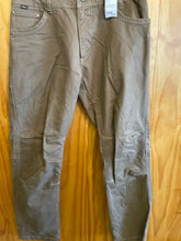 Load image into Gallery viewer, Size 34 Kuhl Men's Pants
