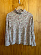 Load image into Gallery viewer, Size M Basic Editions White Women's Long Sleeve Shirt
